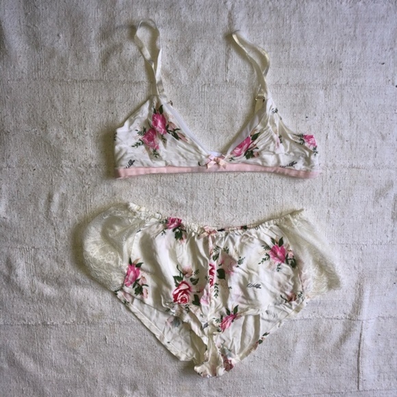 Wildfox Intimates Floral Sleep Set Bra Shorts in Lovers Bouquet size Small - Picture 4 of 8
